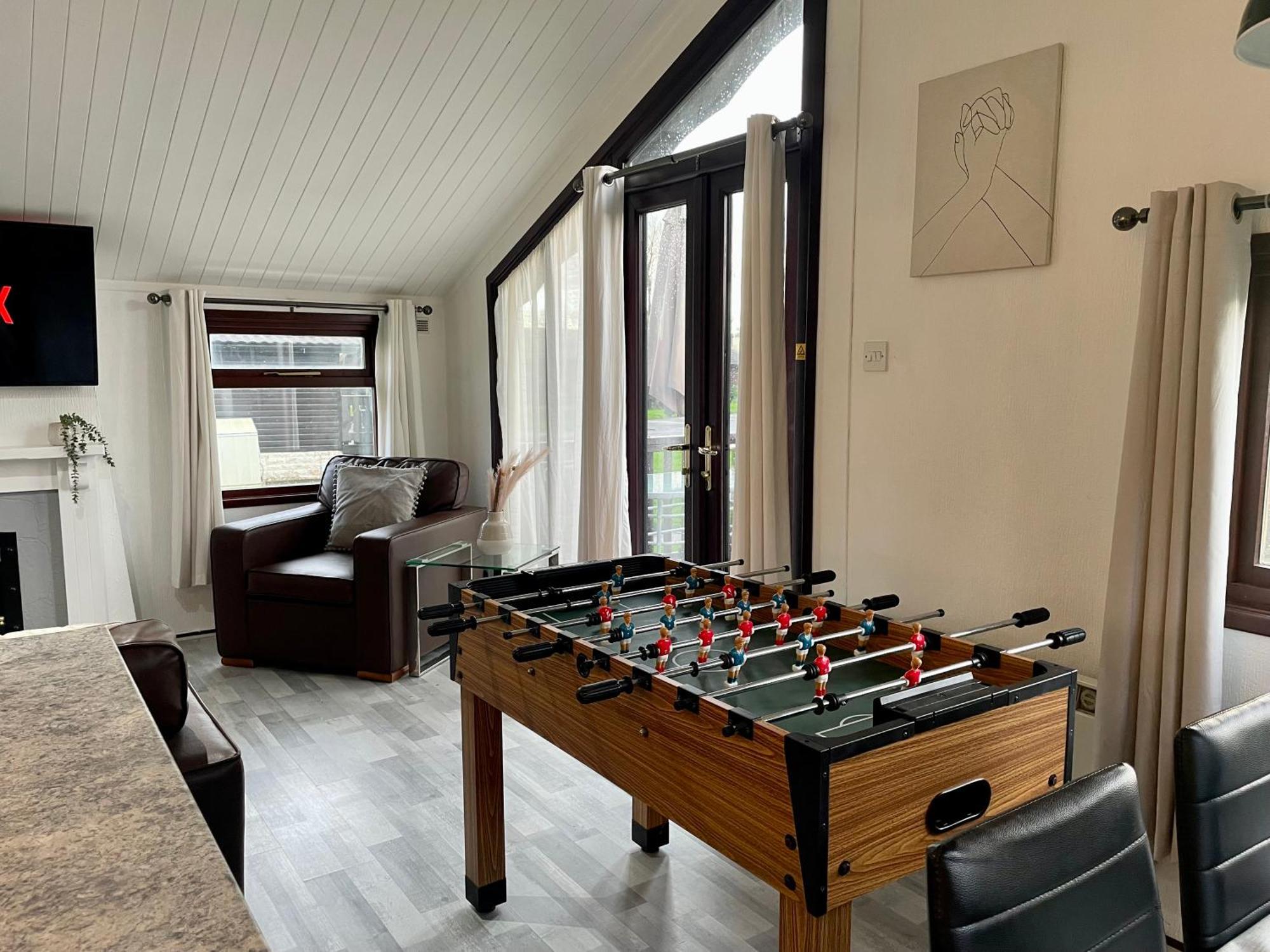 Cosy 3 Bed Lodge In Hoburne, Cotswolds South Cerney Esterno foto