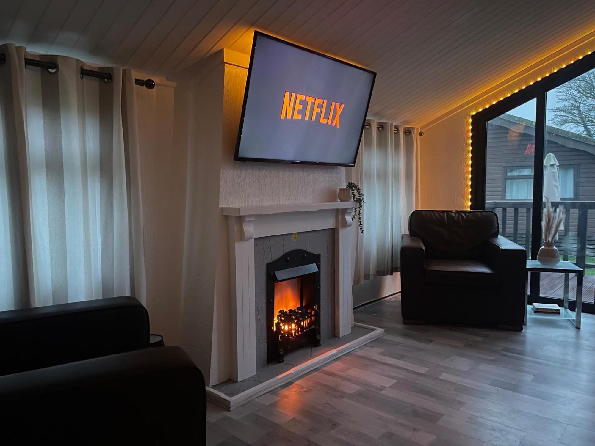 Cosy 3 Bed Lodge In Hoburne, Cotswolds South Cerney Esterno foto